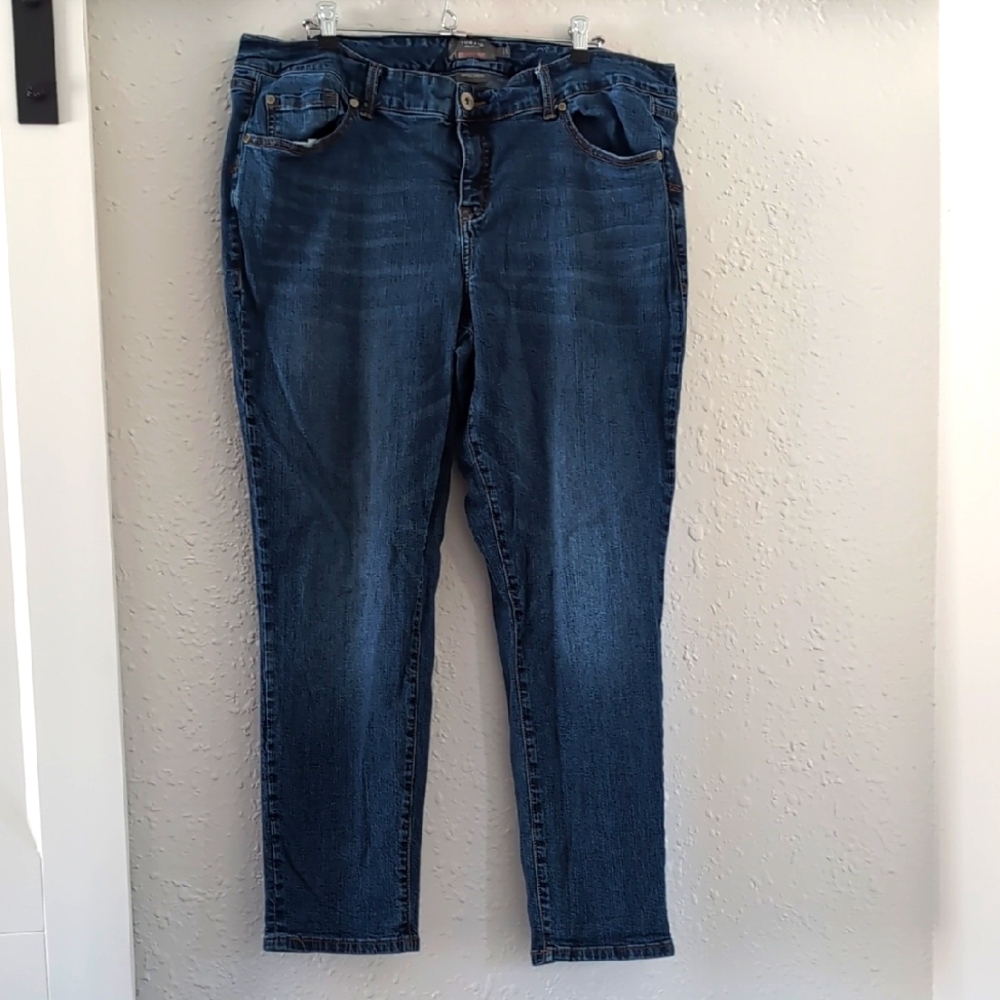 Torrid - Boyfriend Straight Cut Women's Blue Jeans, 18R